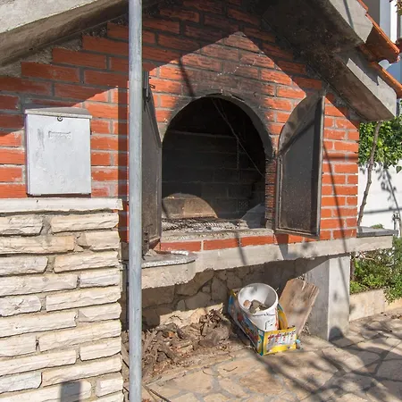 Ivo Apartman *