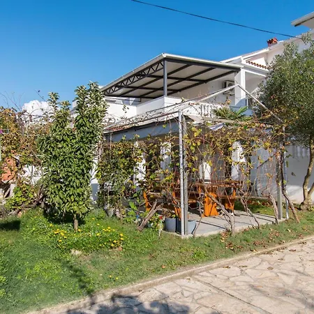 Apartman Ivo - 500 M To Sandy